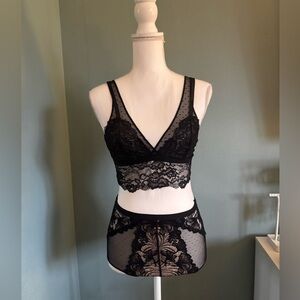 NWOT LA SENZA Black Lace Bralette and High-Waist Panty Set SMALL